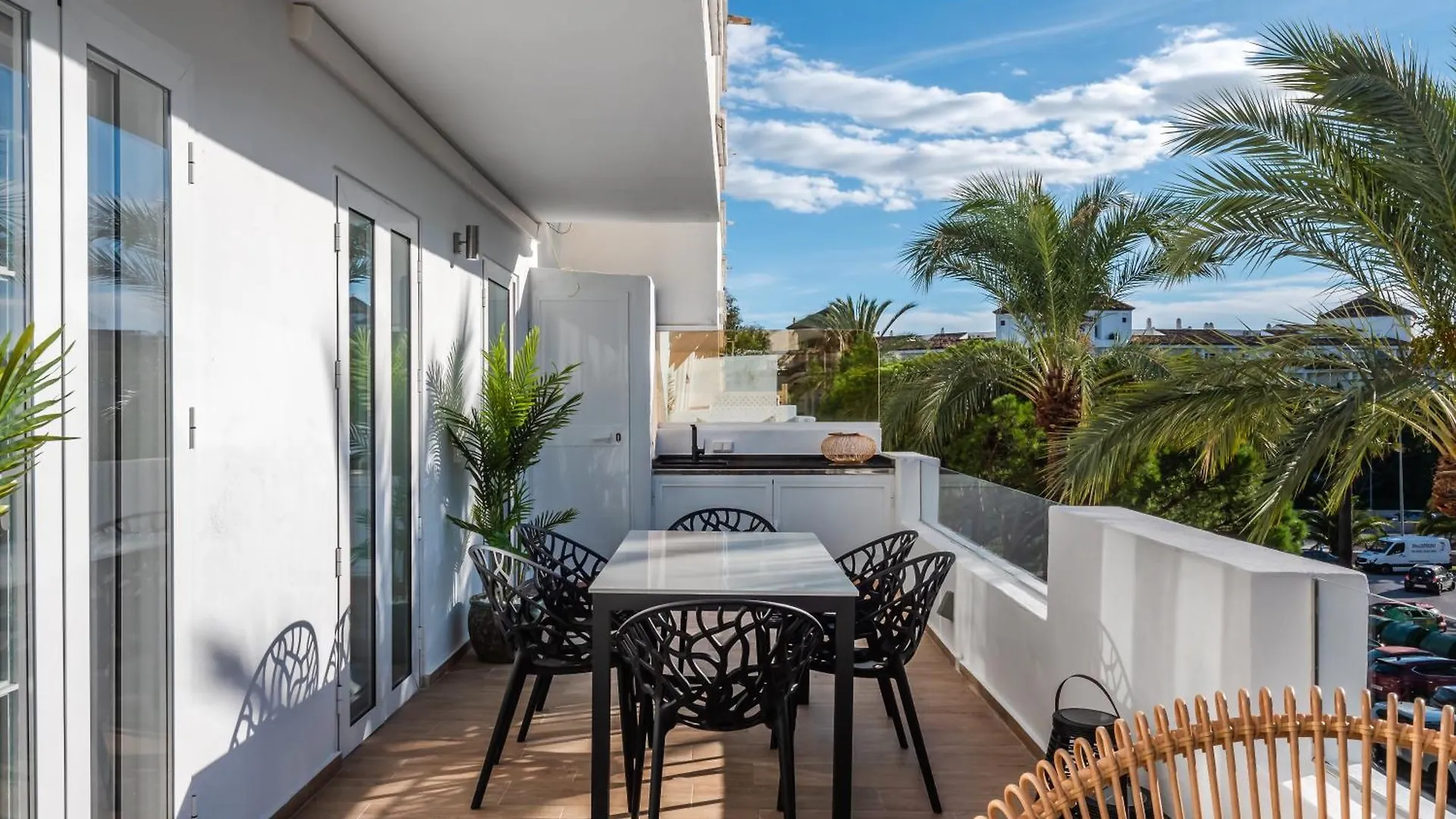 3 Bdrm Stylish Apt W Pool In Puerto Banus Marbella Španělsko