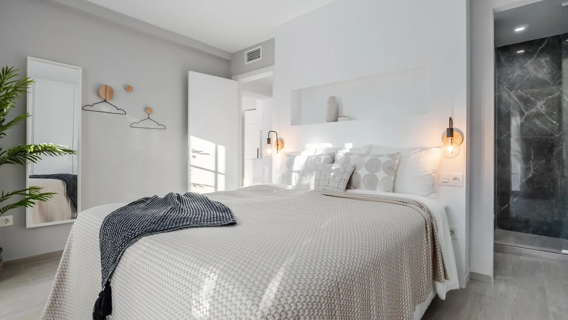 3 Bdrm Stylish Apt W Pool In Puerto Banus Marbella Španělsko