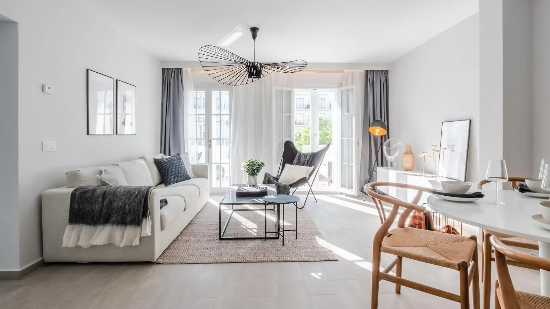 3 Bdrm Stylish Apt W Pool In Puerto Banus Marbella 0*,  Španělsko
